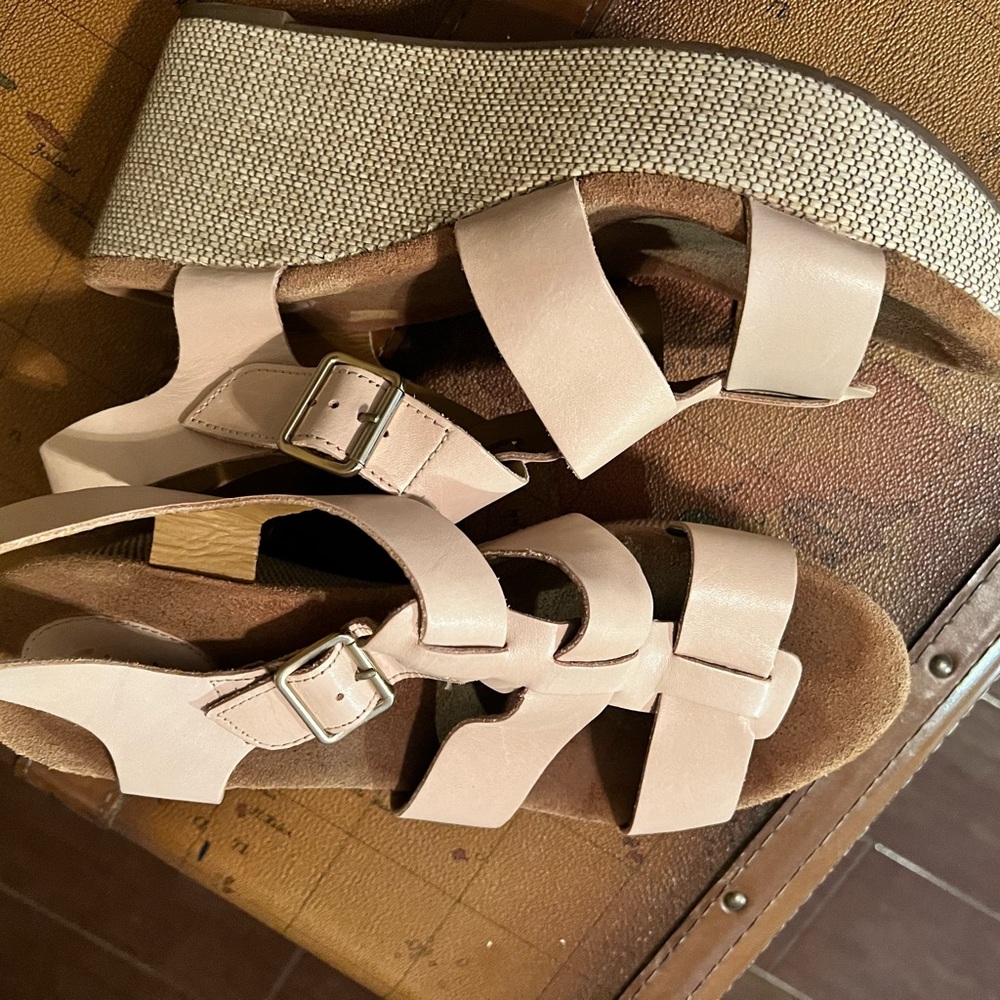 Clarks artisan Wedge Sandals
